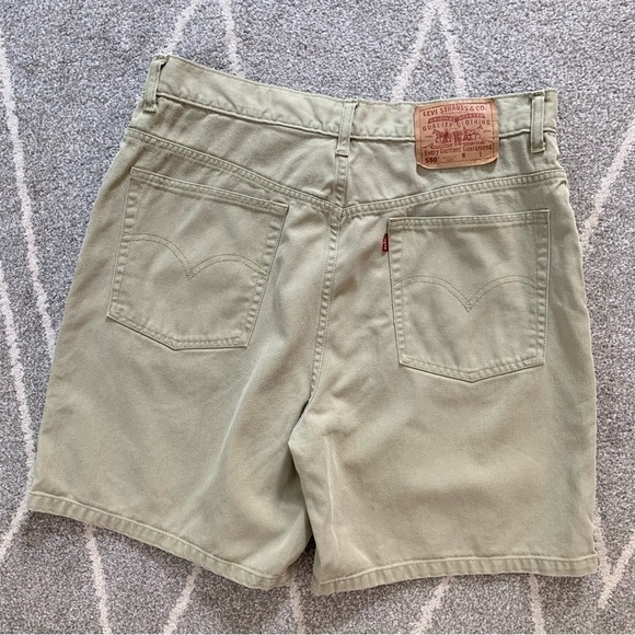 Levi’s Faded Olive Green Vintage Relaxed Fit High Waist 550 Jean Shorts - Picture 2 of 5